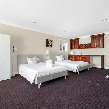 Share Home 1Bd Suite In Coquitlam Exterior photo